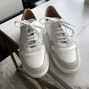 Only worn once sneakers - Size 8.5 US / 40 EUR